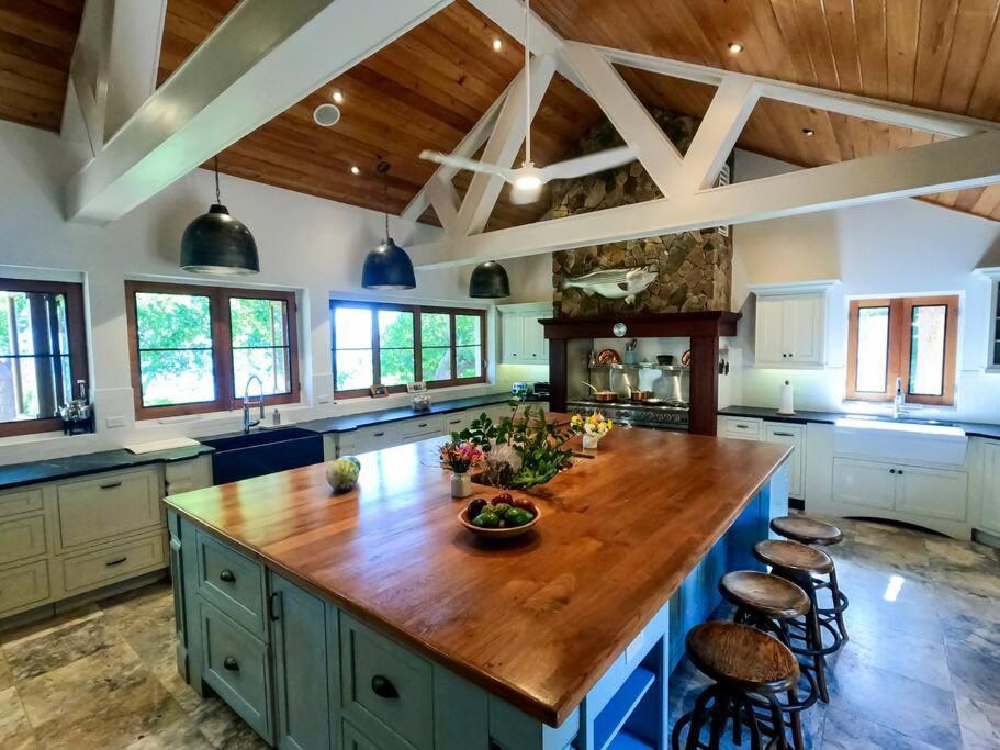 Luxury 7Br Waterfront Villa With Views Of Marina Cay And Scrub Island East End Εξωτερικό φωτογραφία